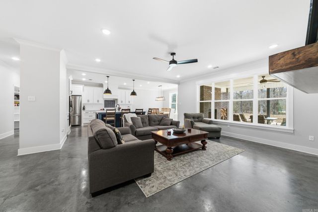 215 Cindy Lane, Austin, AR 72007