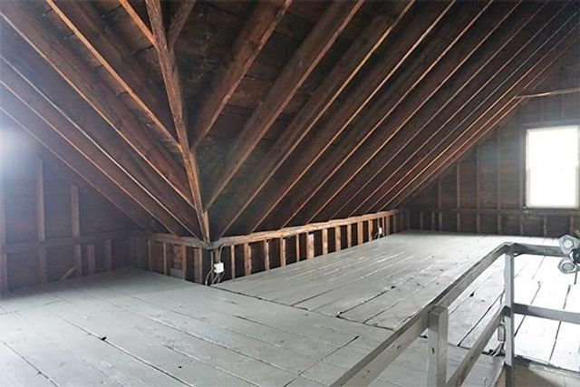 23 Maple St 2F, Waltham, MA 02453