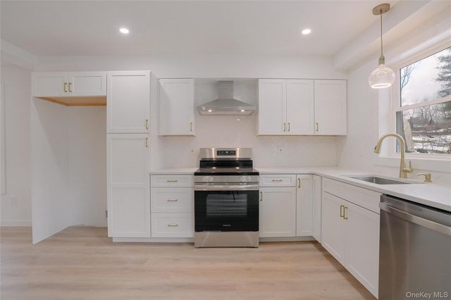 17 Maple Street, Glenham, NY 12508