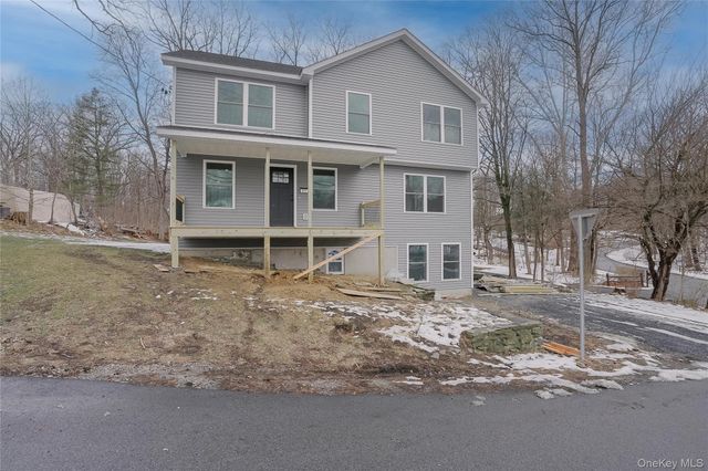 17 Maple Street, Glenham, NY 12508