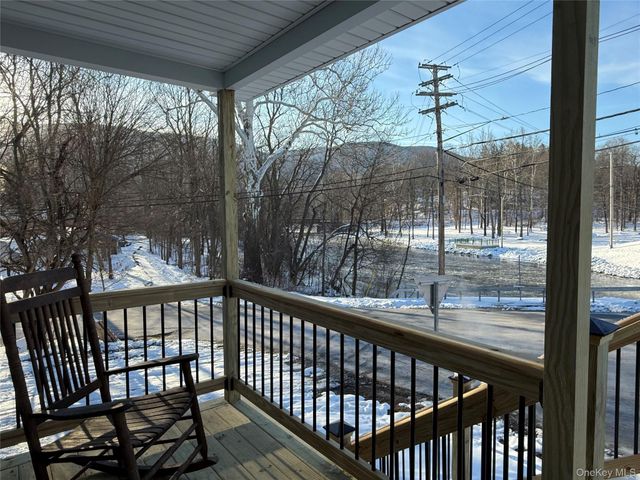 17 Maple Street, Glenham, NY 12508