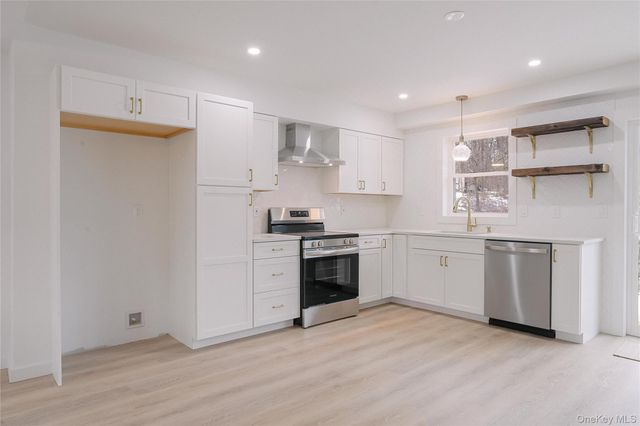 17 Maple Street, Glenham, NY 12508