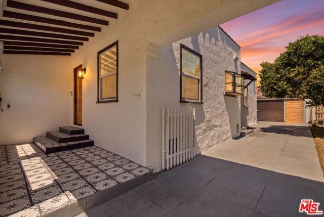 1135 W 81st Place, Los Angeles, CA 90044