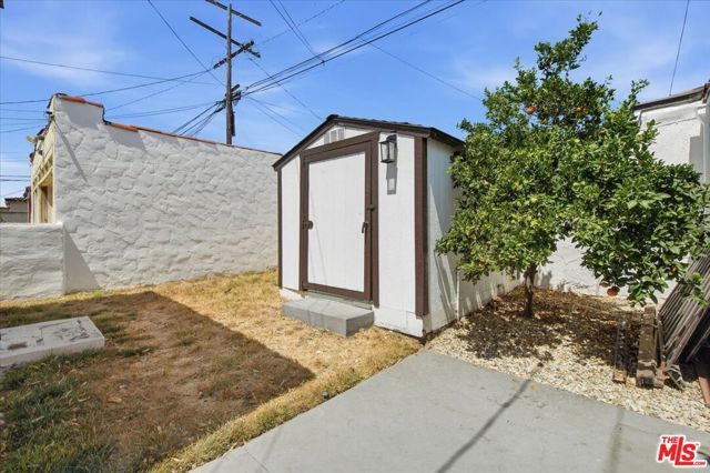 1135 W 81st Place, Los Angeles, CA 90044