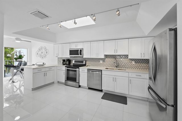7369 Orangewood Lane 303, Boca Raton, FL 33433
