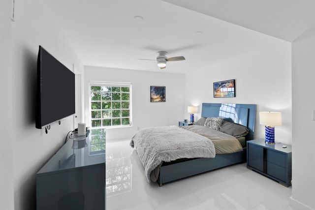 7369 Orangewood Lane 303, Boca Raton, FL 33433
