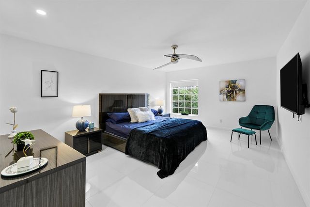 7369 Orangewood Lane 303, Boca Raton, FL 33433