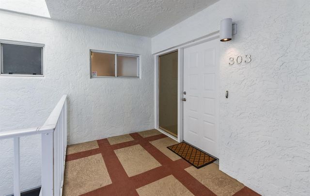 7369 Orangewood Lane 303, Boca Raton, FL 33433