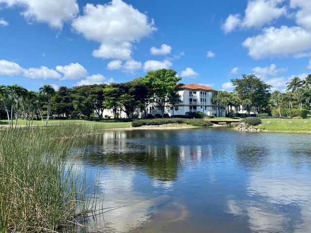 7369 Orangewood Lane 303, Boca Raton, FL 33433