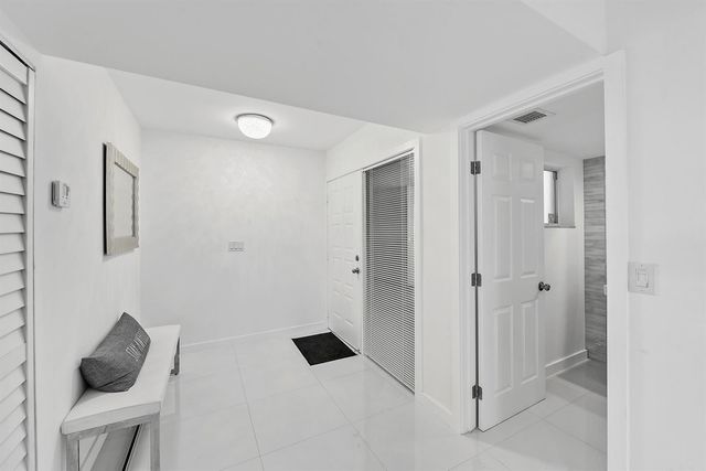 7369 Orangewood Lane 303, Boca Raton, FL 33433
