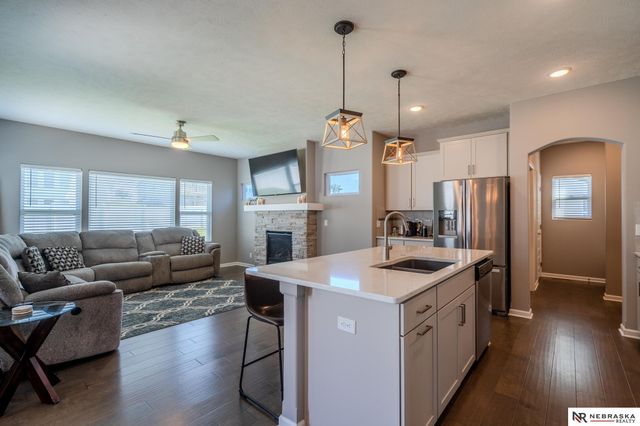 4211 S 213 Avenue, Elkhorn, NE 68022