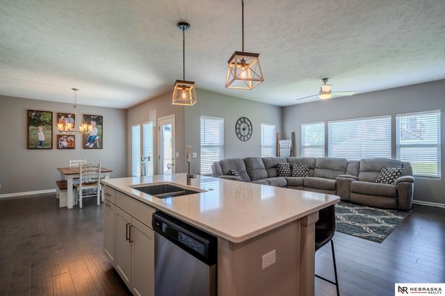 4211 S 213 Avenue, Elkhorn, NE 68022