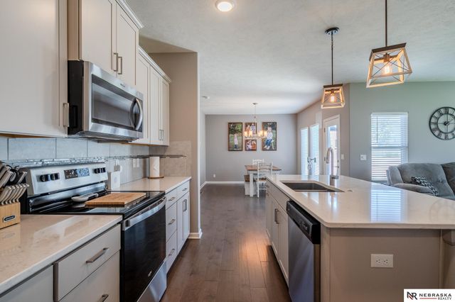 4211 S 213 Avenue, Elkhorn, NE 68022