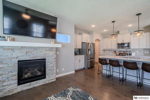 4211 S 213 Avenue, Elkhorn, NE 68022