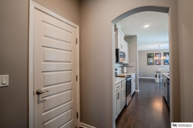 4211 S 213 Avenue, Elkhorn, NE 68022