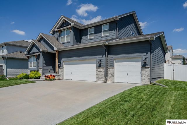 4211 S 213 Avenue, Elkhorn, NE 68022