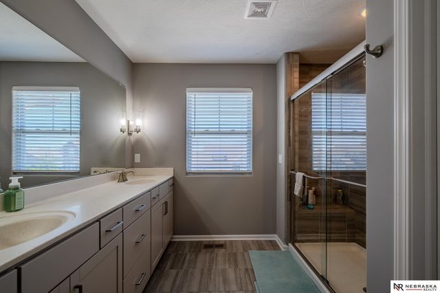 4211 S 213 Avenue, Elkhorn, NE 68022