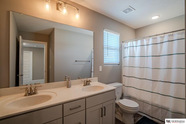4211 S 213 Avenue, Elkhorn, NE 68022