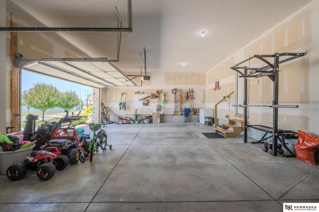 4211 S 213 Avenue, Elkhorn, NE 68022