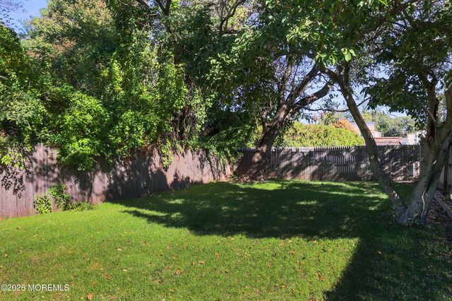 10 Lincoln Court, Keansburg, NJ 07734
