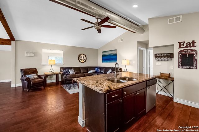 707 Park Shores, Canyon Lake, TX 78133