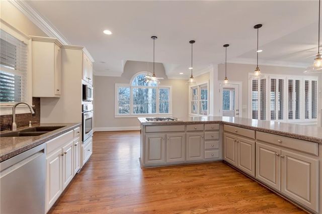 180 Forest Glen Drive, Waleska, GA 30183