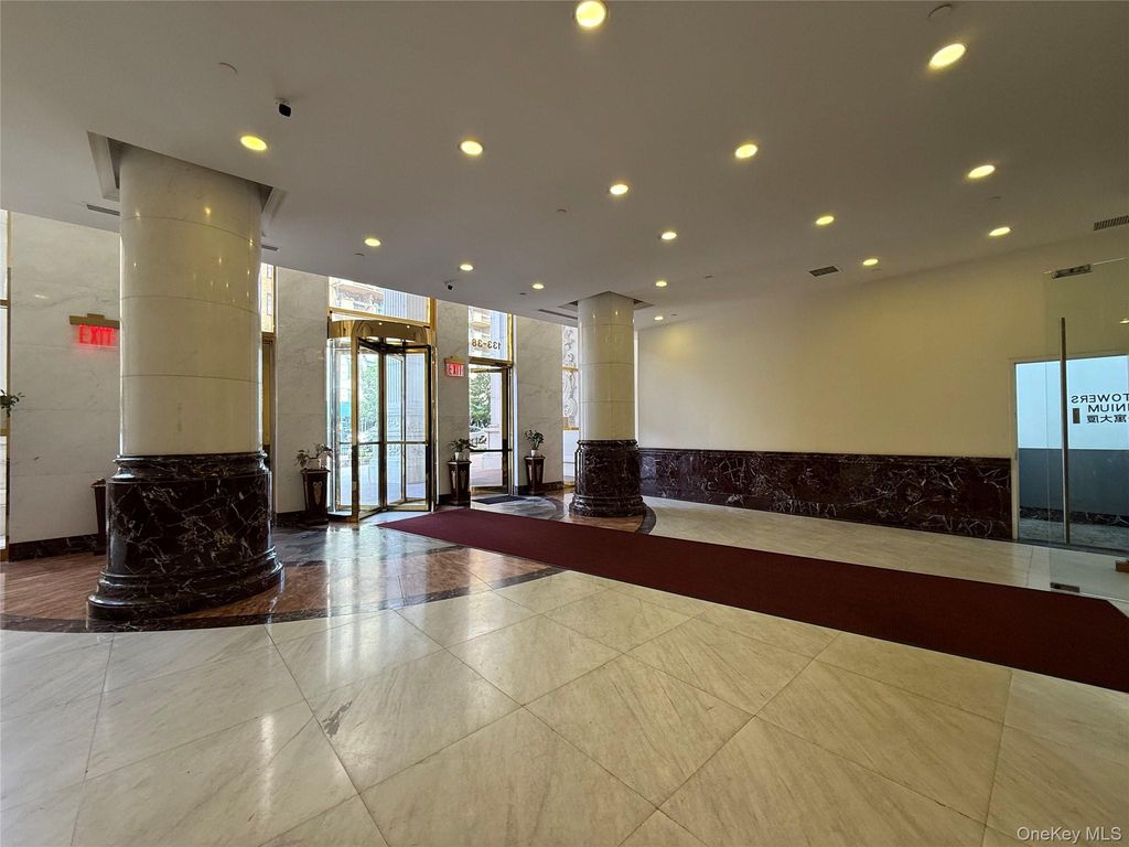 13338 Sanford Ave 15E, Flushing, NY 11355 — photo 2