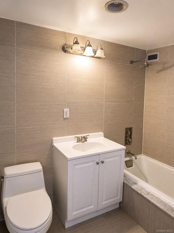 13338 Sanford Ave 15E, Flushing, NY 11355 — photo 5