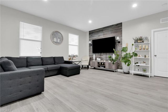 1478 Jay TER, Labelle, FL 33935