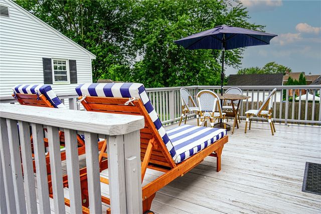 142 Renfrew Avenue, Middletown, RI 02842
