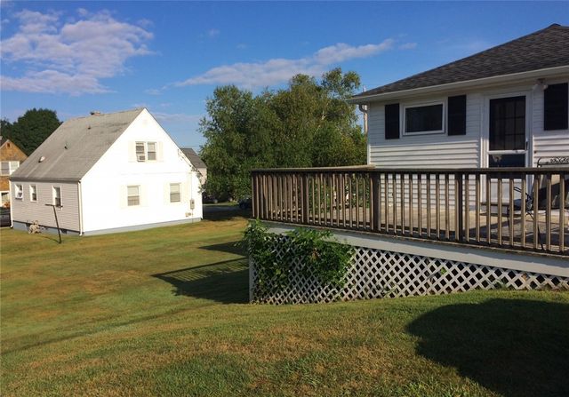 142 Renfrew Avenue, Middletown, RI 02842