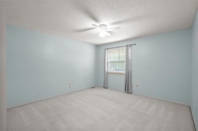 9698 Oakshire Street, Overland Park, KS 66214