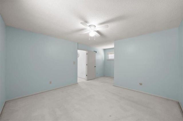 9698 Oakshire Street, Overland Park, KS 66214