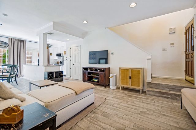 4130 Wycliff Avenue 104, Dallas, TX 75219