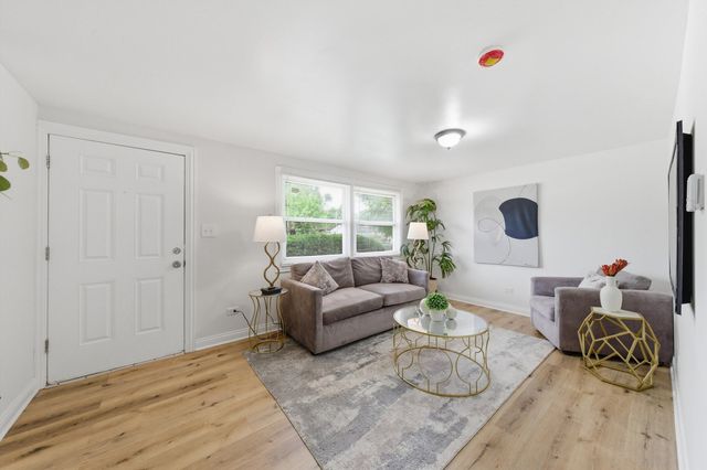 16551 Plymouth Drive, Markham, IL 60428