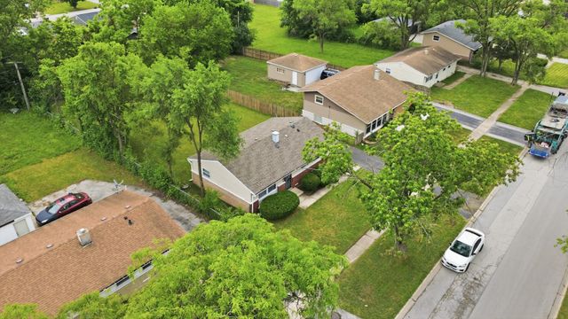 16551 Plymouth Drive, Markham, IL 60428