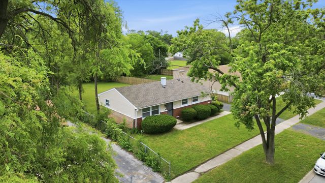 16551 Plymouth Drive, Markham, IL 60428
