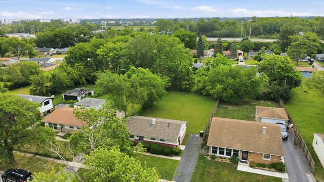 16551 Plymouth Drive, Markham, IL 60428