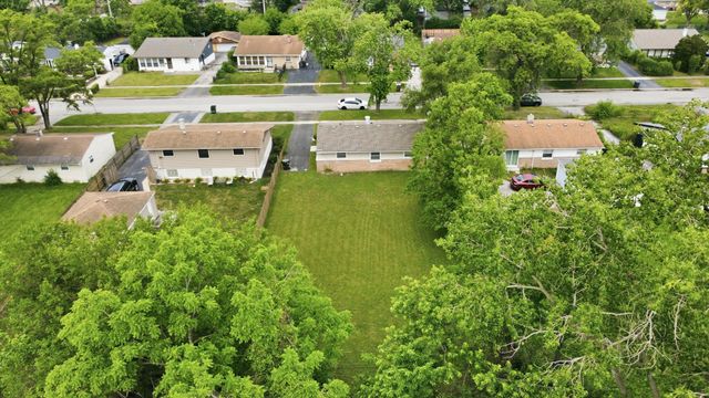 16551 Plymouth Drive, Markham, IL 60428