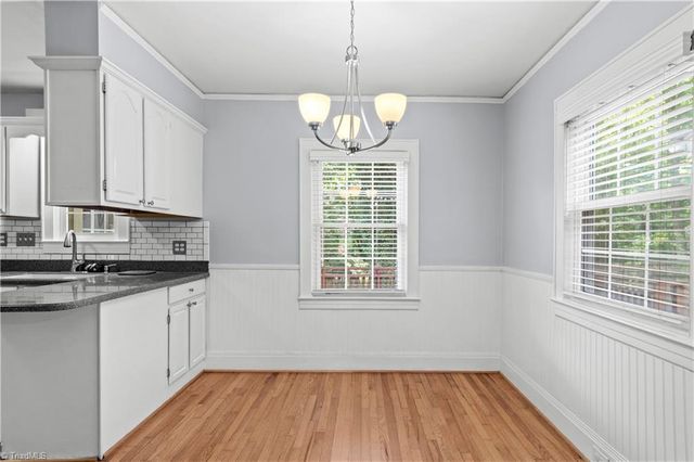 2117 N Peace Haven Road, Winston-salem, NC 27106