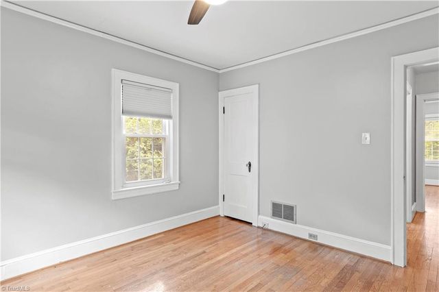 2117 N Peace Haven Road, Winston-salem, NC 27106