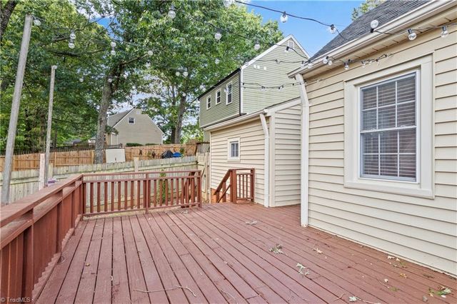 2117 N Peace Haven Road, Winston-salem, NC 27106