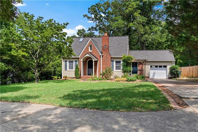 2117 N Peace Haven Road, Winston-salem, NC 27106