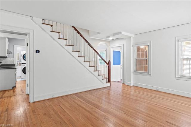 2117 N Peace Haven Road, Winston-salem, NC 27106