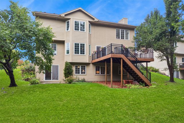 9110 Timberwood Drive, Johnston, IA 50131