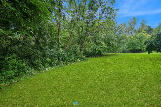 9110 Timberwood Drive, Johnston, IA 50131