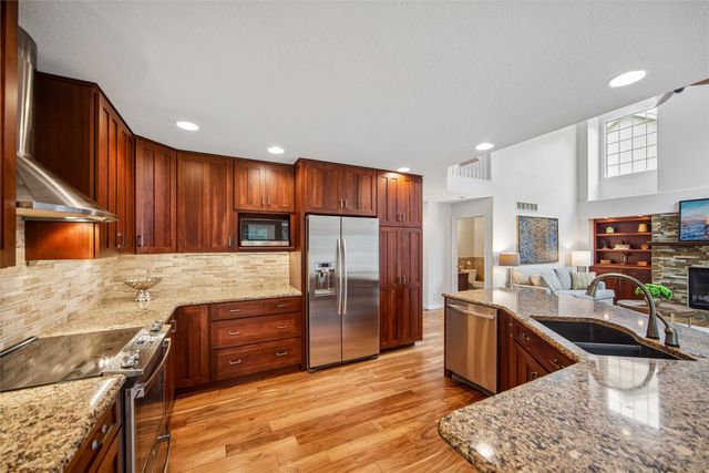 9110 Timberwood Drive, Johnston, IA 50131