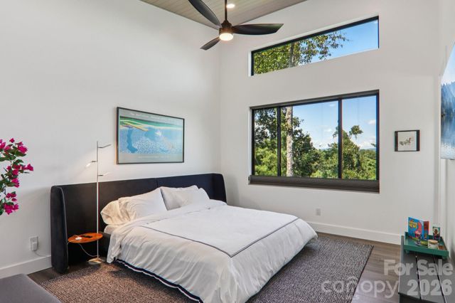 55 Laurel Spring Lane, Hendersonville, NC 28739