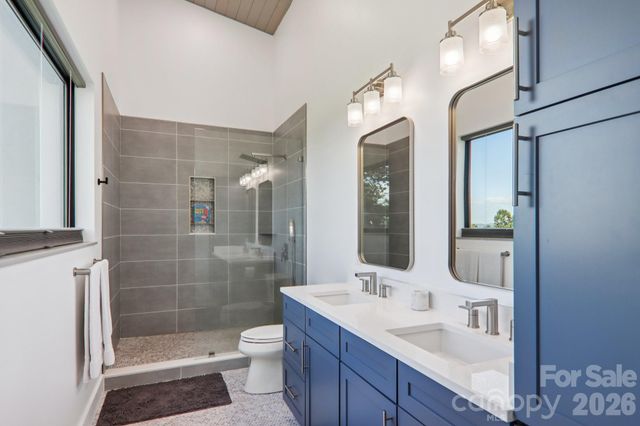 55 Laurel Spring Lane, Hendersonville, NC 28739