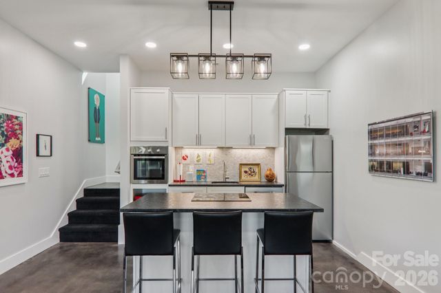 55 Laurel Spring Lane, Hendersonville, NC 28739